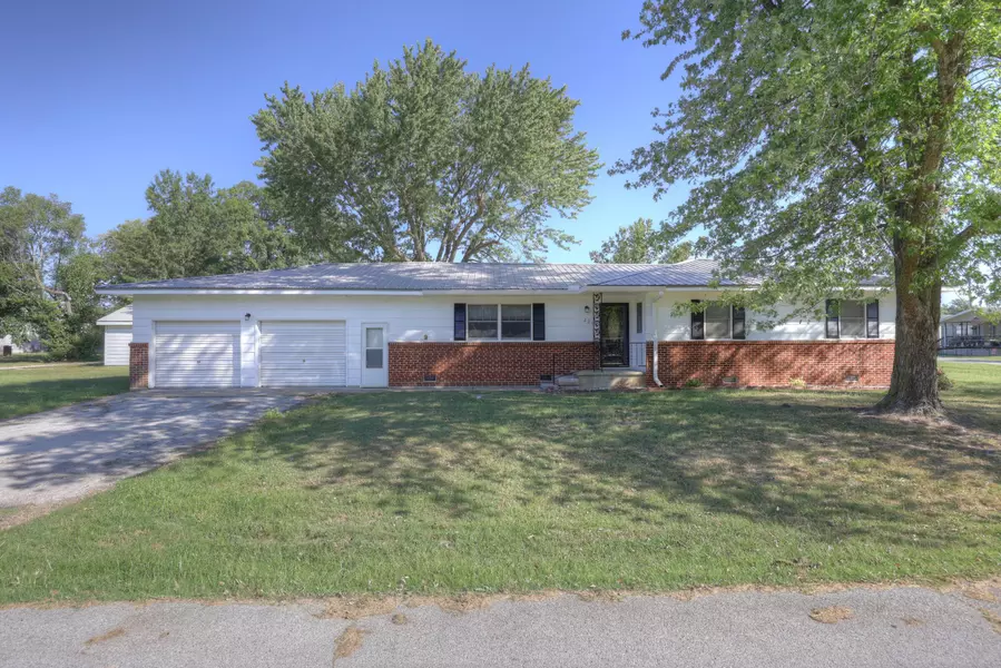 221 E Morrison Avenue, Jasper, MO 64755