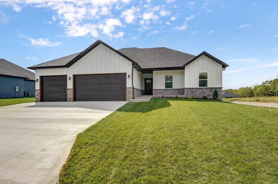 1465 N Collins Drive, Republic, MO 65738