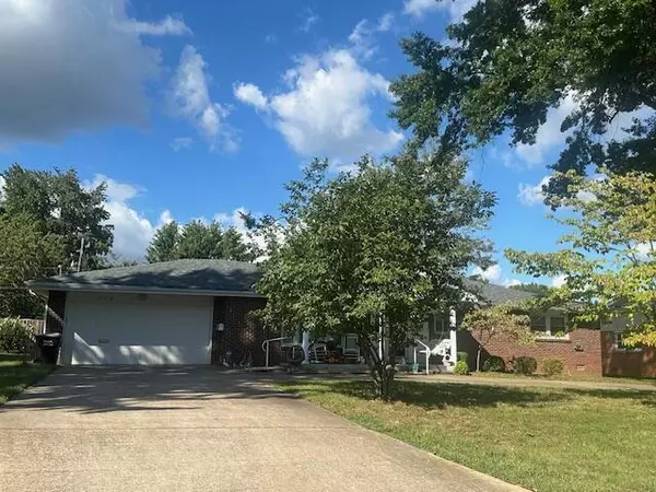 759 W Kingsley Street, Springfield, MO 65807