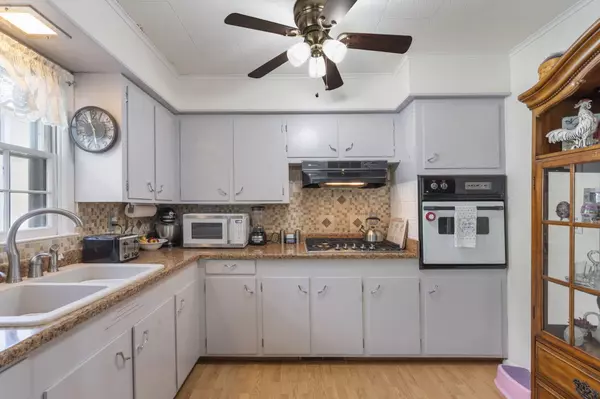 Hollister, MO 65672,303 Walnut Street