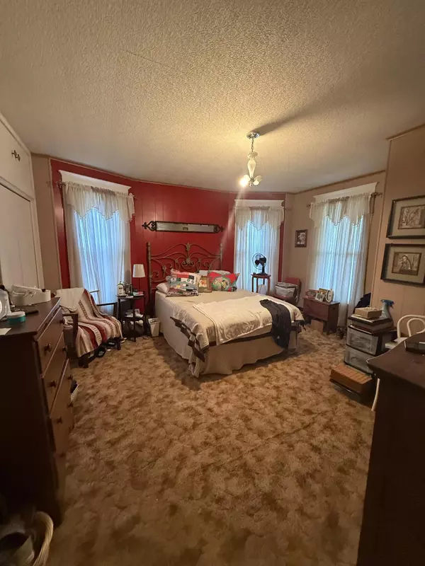 Carthage, MO 64836,527 Olive Street