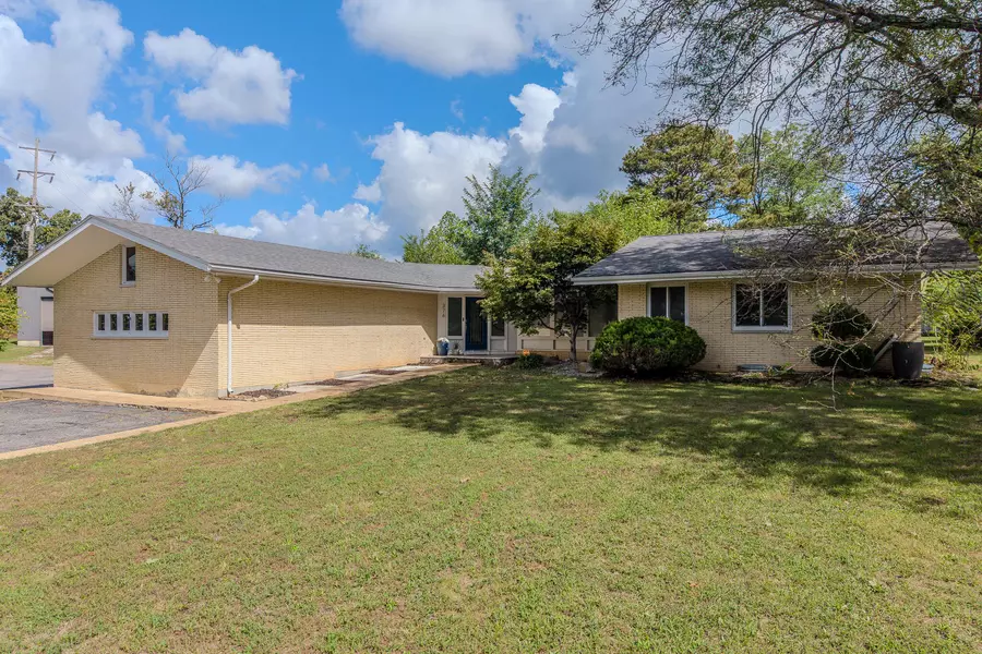 376 Sunset Drive, Lebanon, MO 65536