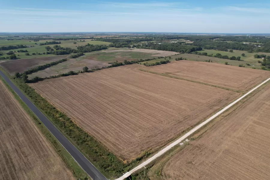 1051 SE 45th Rd, Golden City, MO 64748