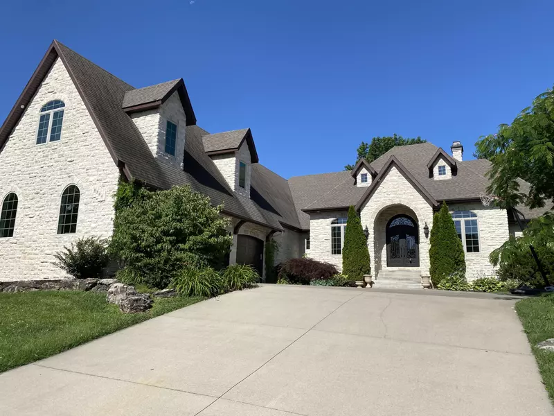 8304 Rolling Hills Dr Drive, Nixa, MO 65714