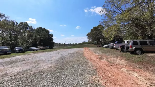 West Plains, MO 65775,1813 Private Road 8650