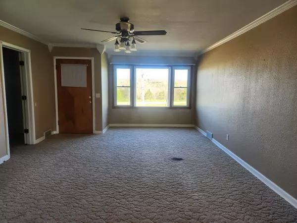 Conway, MO 65632,1571 St Luke Road