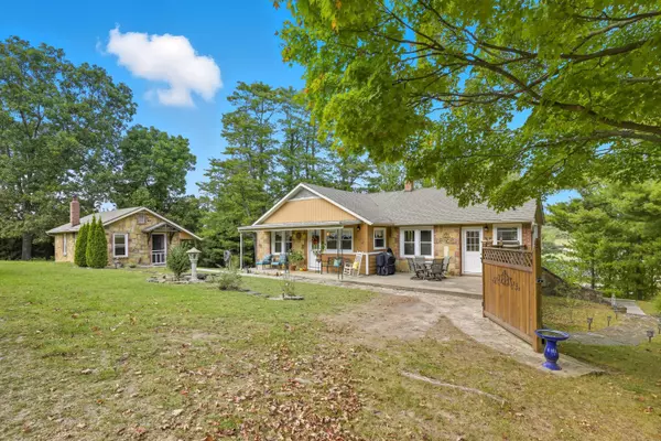 Neosho, MO 64850,224 S Business 49