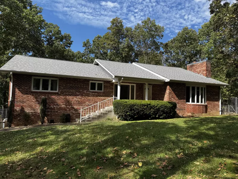 557 County Road 8500, West Plains, MO 65775