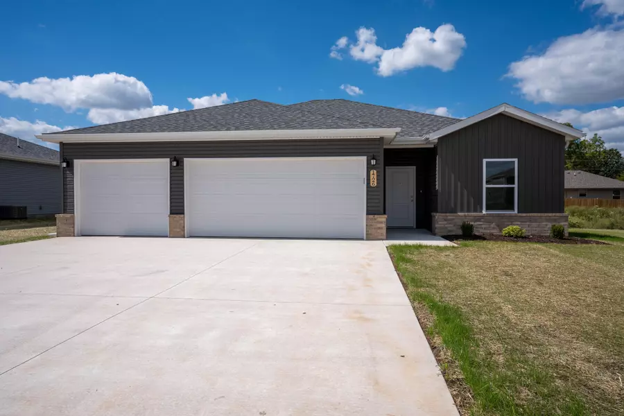 1726 Cash Drive, Mt Vernon, MO 65712