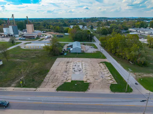 909 N Jefferson Street, Ava, MO 65608