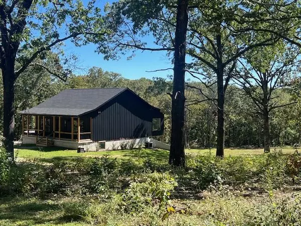 West Plains, MO 65775,8336 County Road 8970