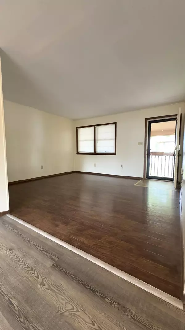 Bolivar, MO 65613,1208 E Austin Street