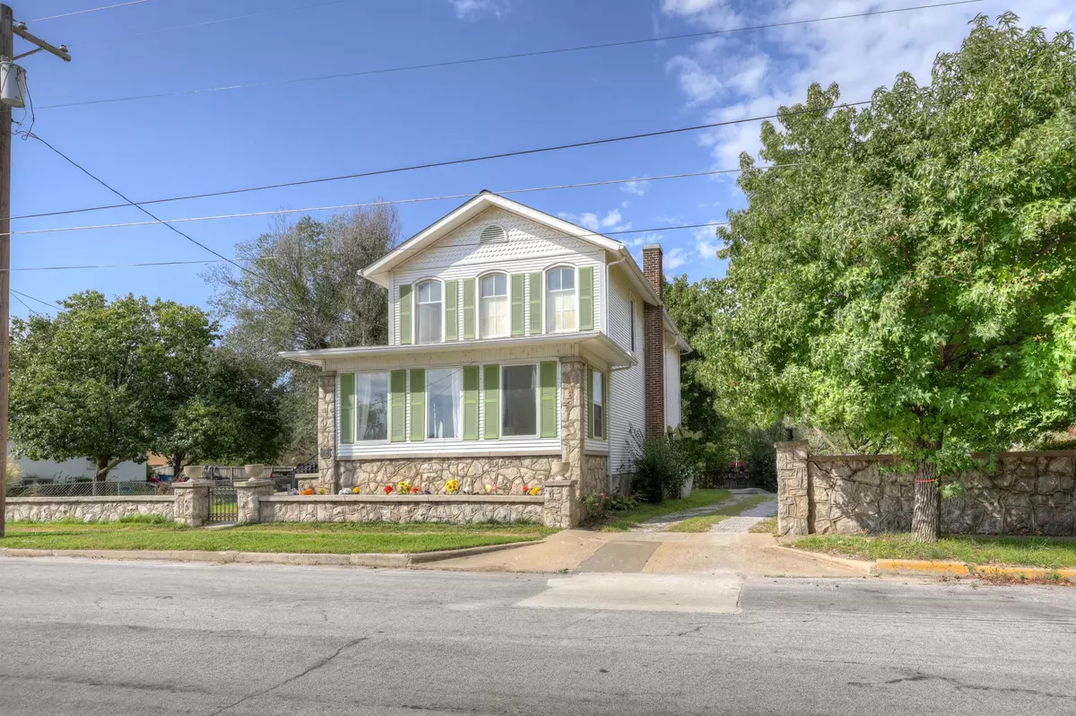Neosho, MO 64850,210 N Jefferson Street