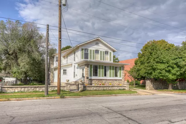 Neosho, MO 64850,210 N Jefferson Street