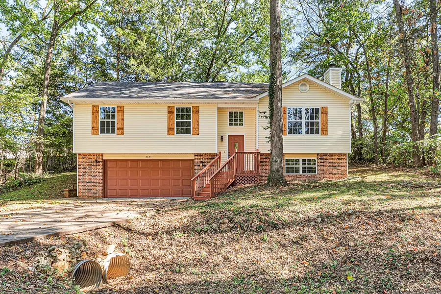 5644 S Honeysuckle Lane, Battlefield, MO 65619