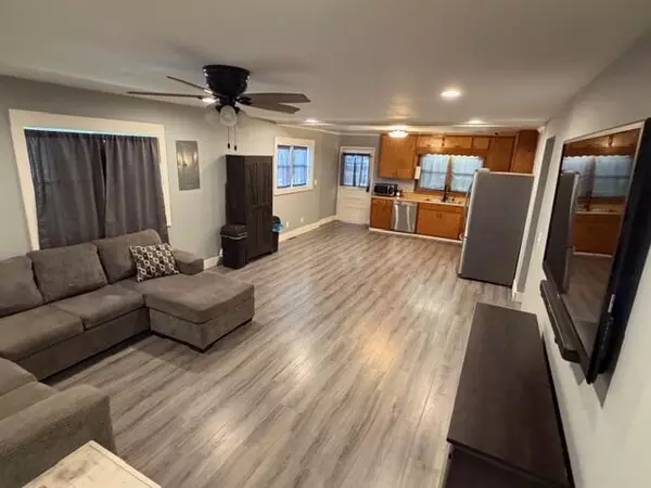 Mountain View, MO 65548,407 S Elm Street