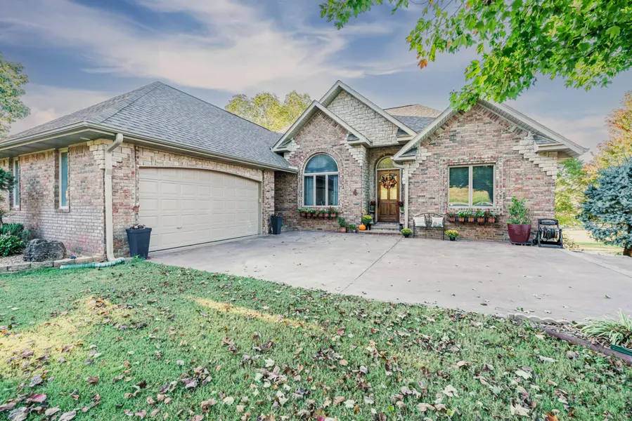 60 & 62 Shields Spur, Holiday Island, AR 72631