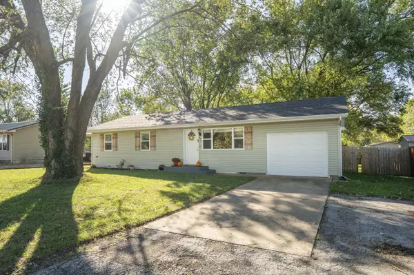 Mt Vernon, MO 65712,909 Hamilton Street