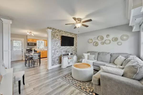 Mt Vernon, MO 65712,909 Hamilton Street