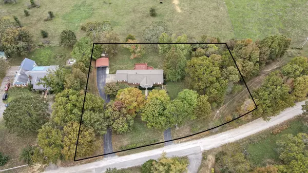 West Plains, MO 65775,7253 Private Road 8927