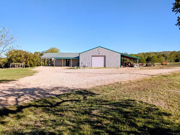 Cedarcreek, MO 65627,217 Bright Elbow Road