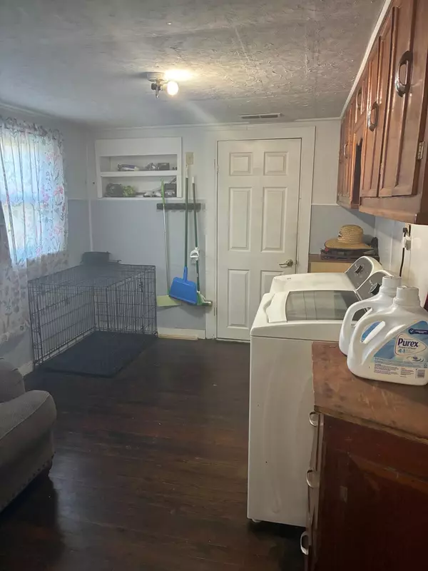 Monett, MO 65708,203 N Hickory Street