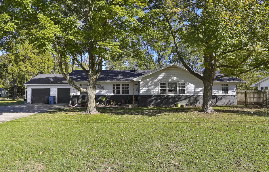 2410 S Fremont S Avenue, Springfield, MO 65804