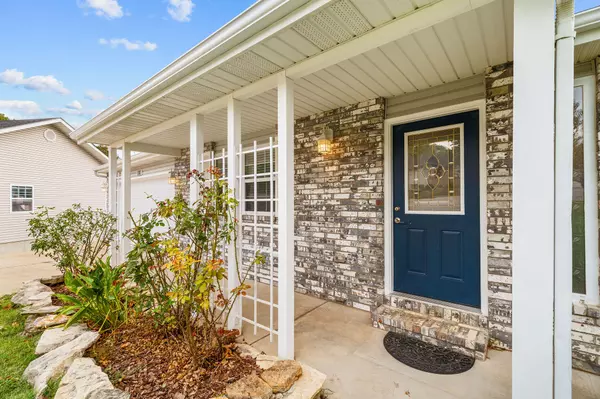 180 Ashford Drive, Hollister, MO 65672