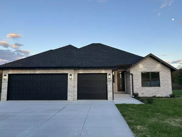 Republic, MO 65738,285 E Garnet Drive