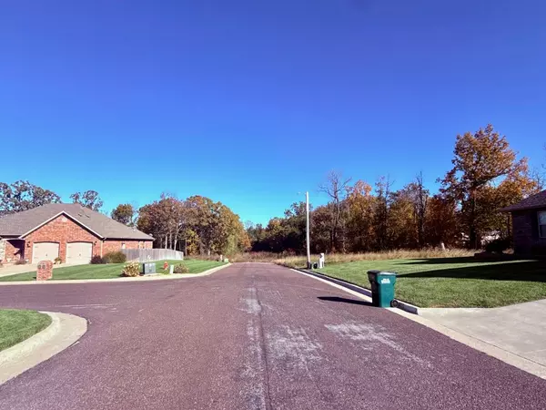 Monett, MO 65708,000 Woodland Hills