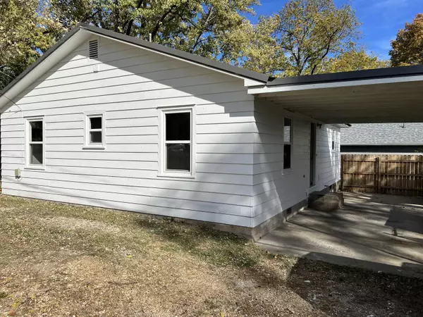Bolivar, MO 65613,606 W Olive Street