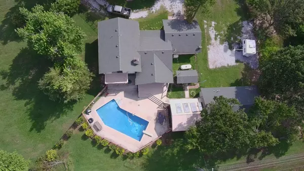 Cassville, MO 65625,12655 Farm Road 2205 Circle