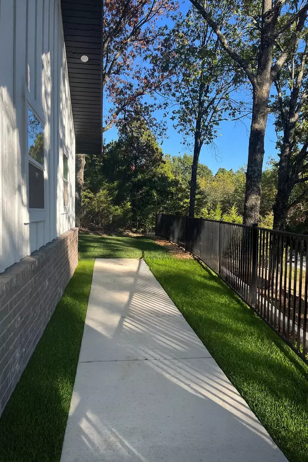 Cape Fair, MO 65624,1049 Hanging Branch Ridge