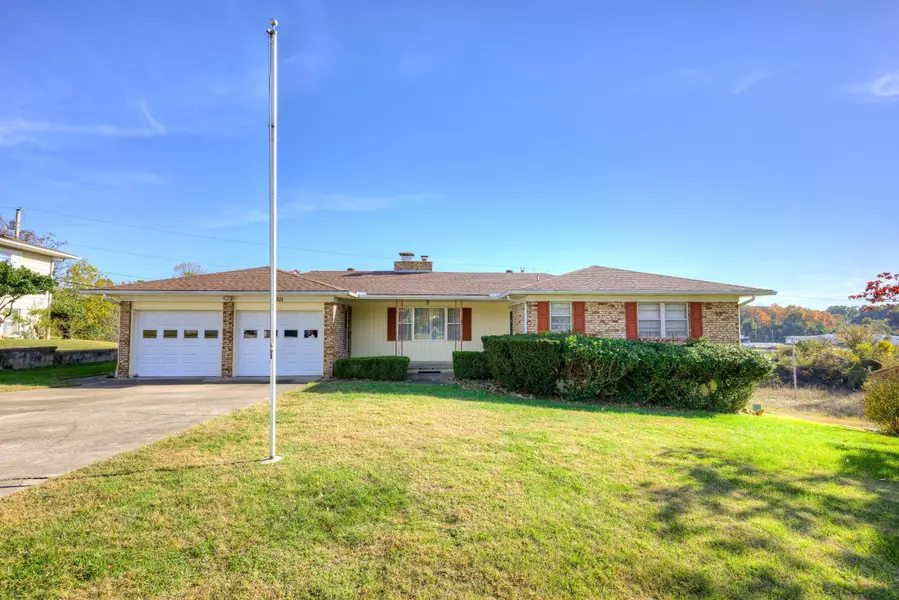 1211 Northwest Boulevard, Neosho, MO 64850