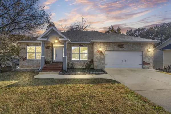 150 Alysse Ln, Hollister, MO 65672