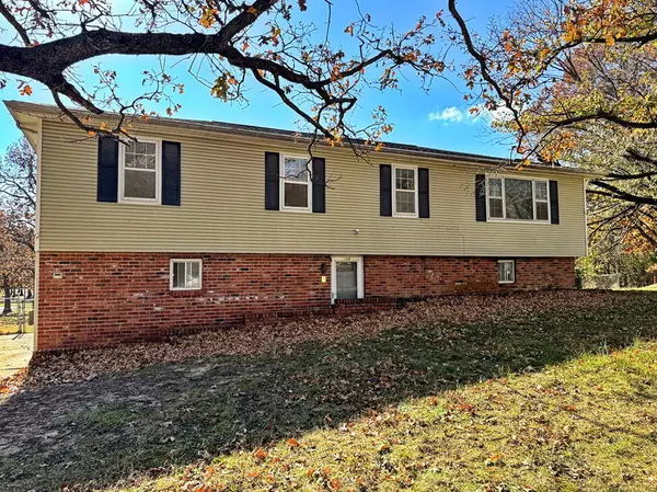 108 York Drive, Carl Junction, MO 64834