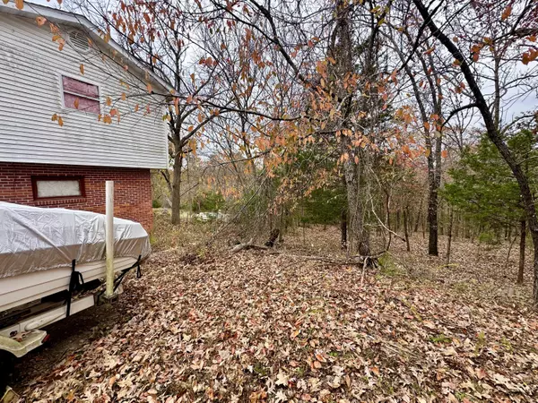 Isabella, MO 65676,153 County Road 624