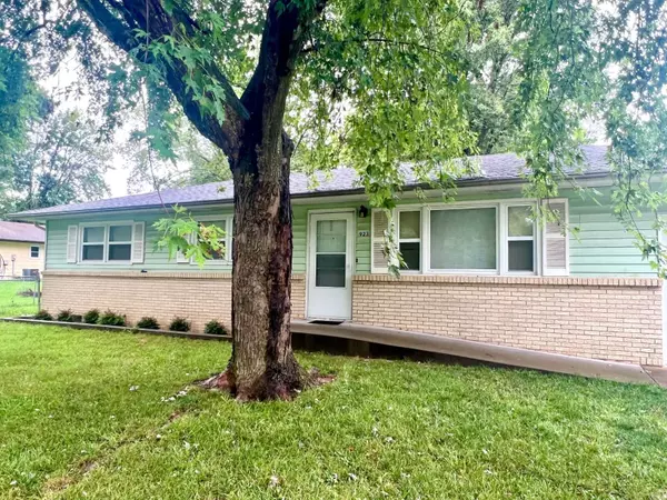 Aurora, MO 65605,923 Rosemary Street