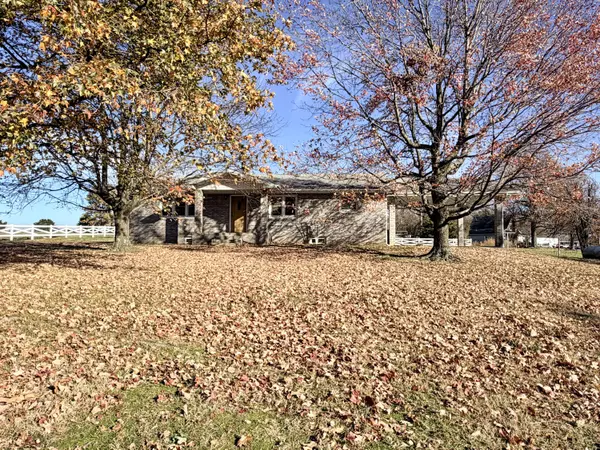 Monett, MO 65708,23492 Lawrence 1090