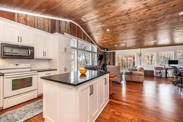 Eureka Springs, AR 72631,1450 County Road 220