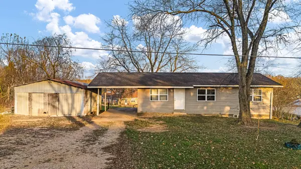 7196 Hill Street, Birch Tree, MO 65438