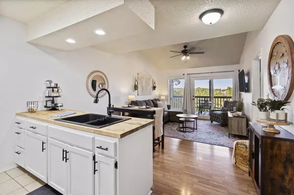 Branson West, MO 65737,527 Notch Lane #10