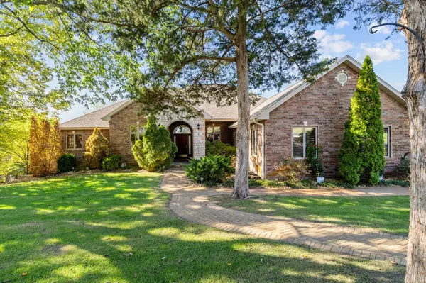 11 Shore View Drive, Reeds Spring, MO 65737