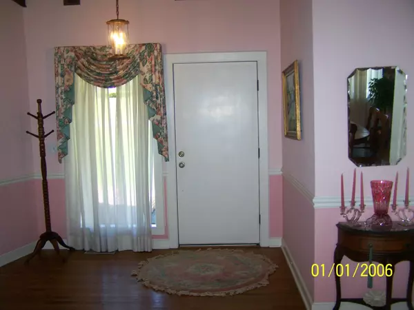 Defuniak Springs, FL 32435,15 Pine Hill Drive