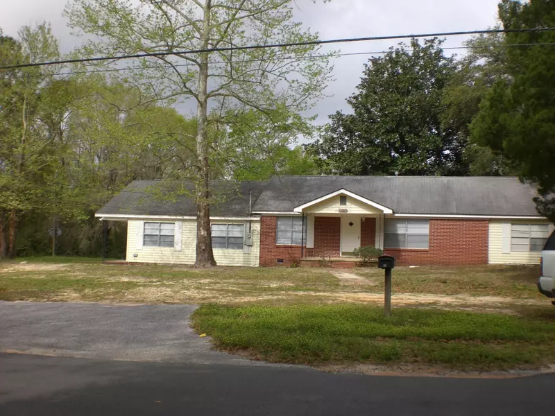 5314 Fairchild Road, Crestview, FL 32539