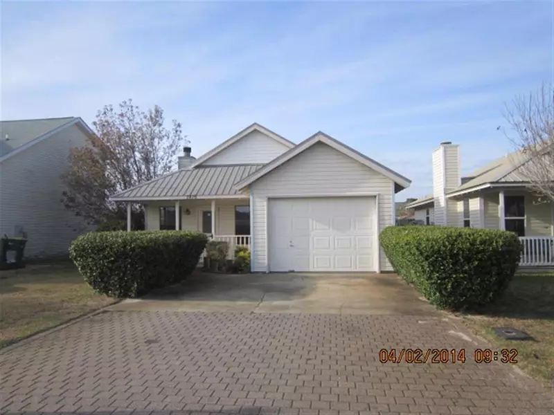 7476 Harvest Village Court, Navarre, FL 32566