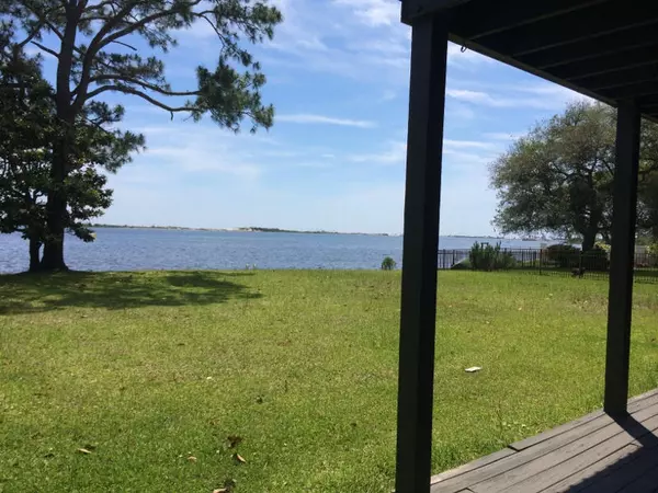 Mary Esther, FL 32569,35 MARINER Lane