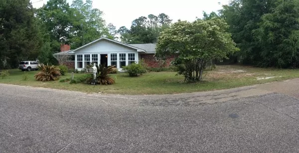 Defuniak Springs, FL 32433,90 Rose Lane