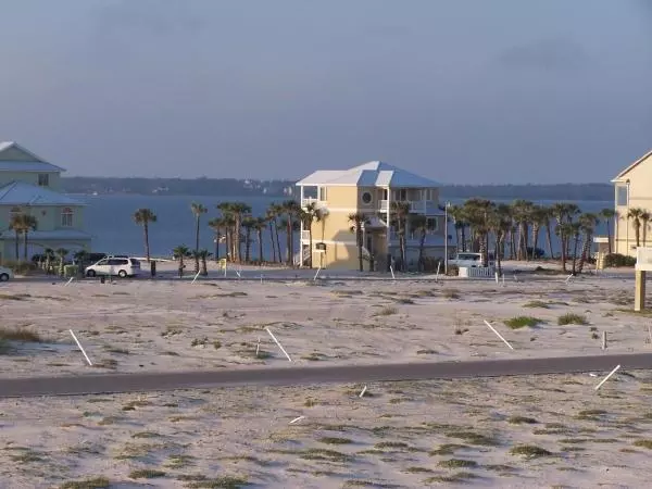 Navarre, FL 32566,7358 GULF Boulevard