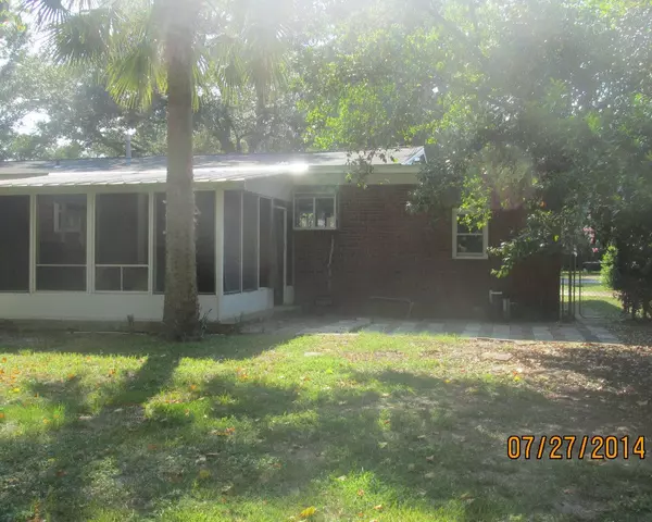 Mary Esther, FL 32569,6 Palmetto Drive